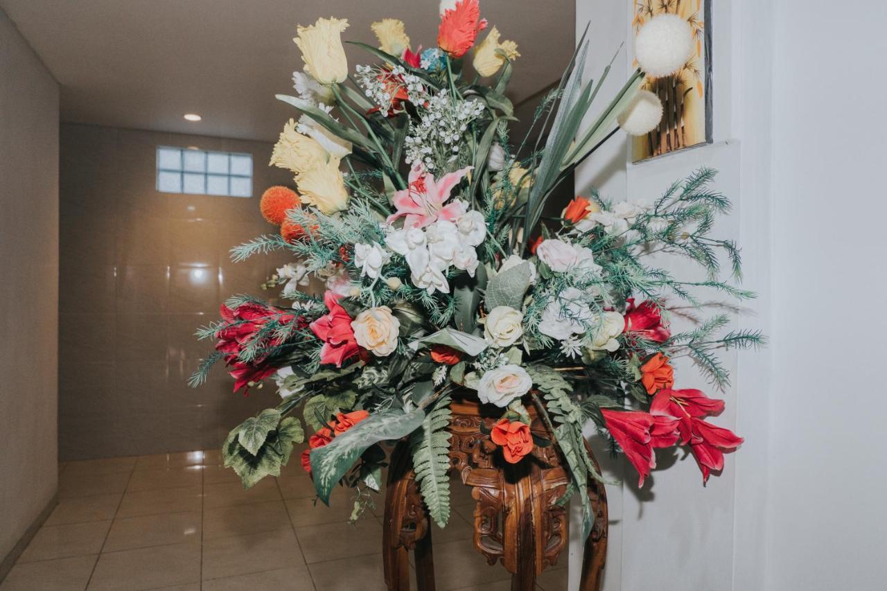 Liong Guest House Canggu Buitenkant foto